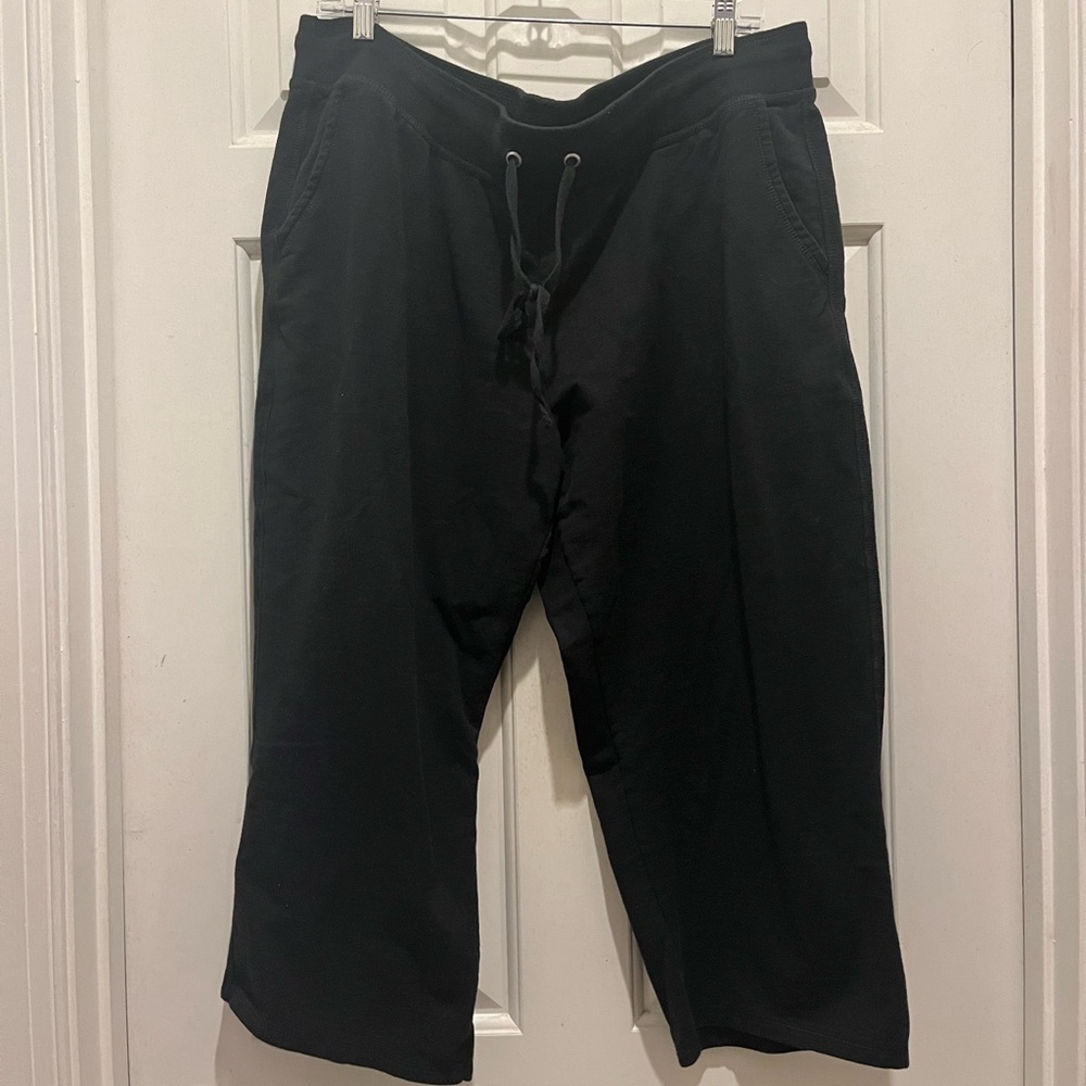 Worn once- XXL drawstring black capri pants